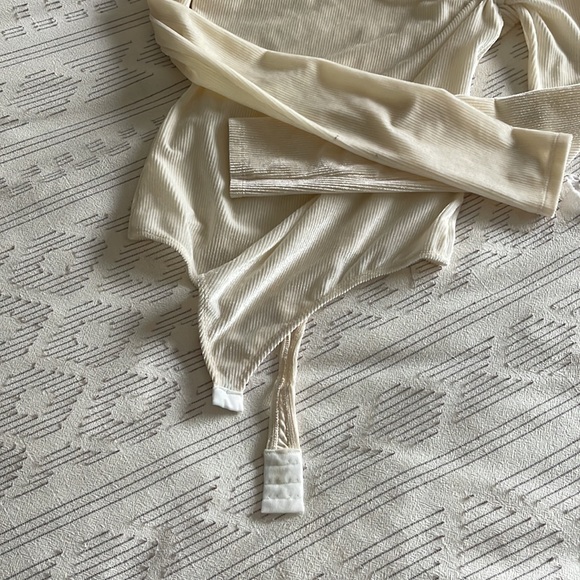 Velvet long sleeve body suit - Picture 3 of 3